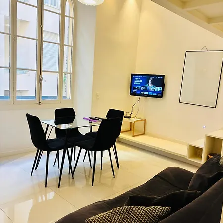 Διαμέρισμα Liberte - Wifi, Ac, 2pers, Hyper Centre Νίκαια